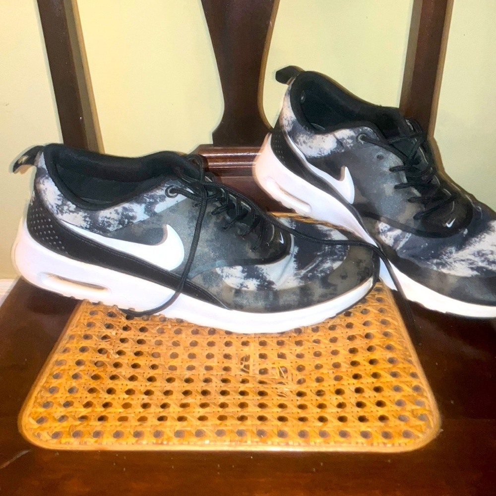 Nike Black and White Sneakers
